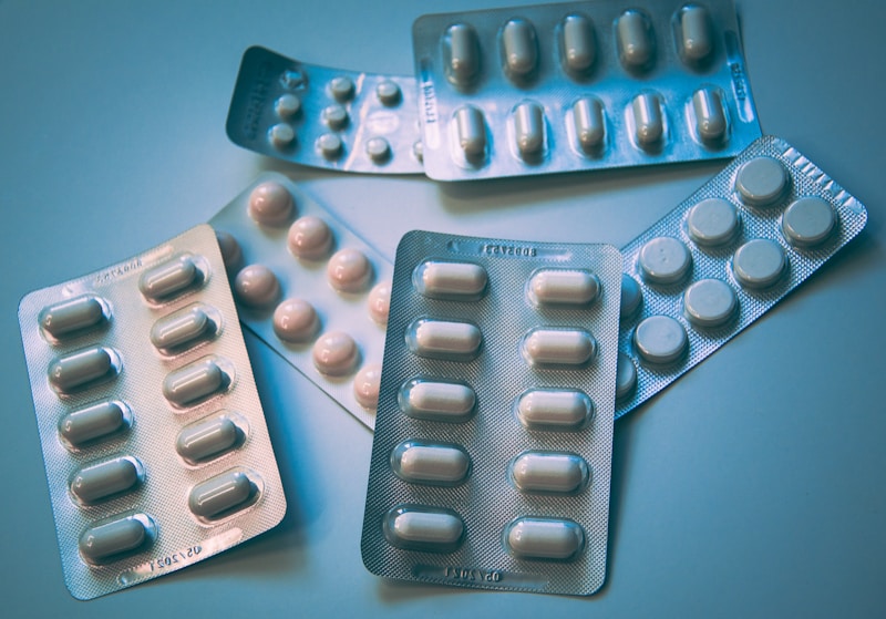 organic spirulina & daily multivitamin capsules